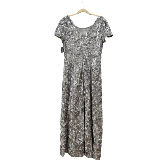 NWT Alex Evenings Sequin Floral Lace Ribbon Rosette Gown Gray Silver Size 12 - Picture 3 of 12